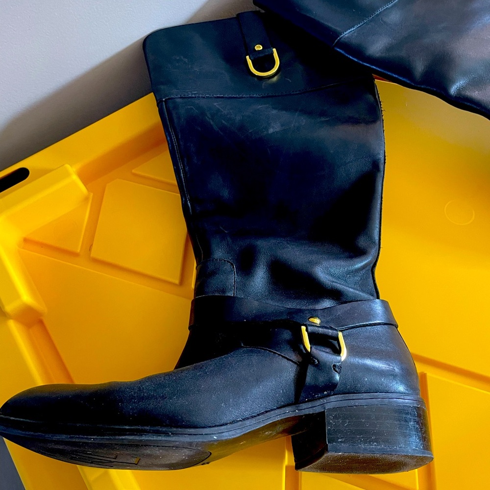 Woman’s black Ralph Lauren riding boots size8
